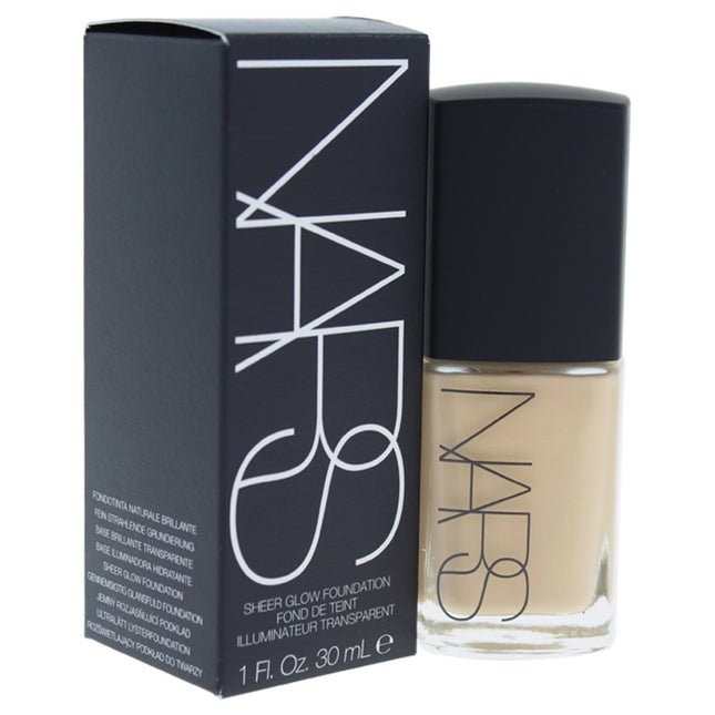 NARS Sheer Glow Foundation in L5 Fiji-Light to Medium for Women - 1 oz Foundation