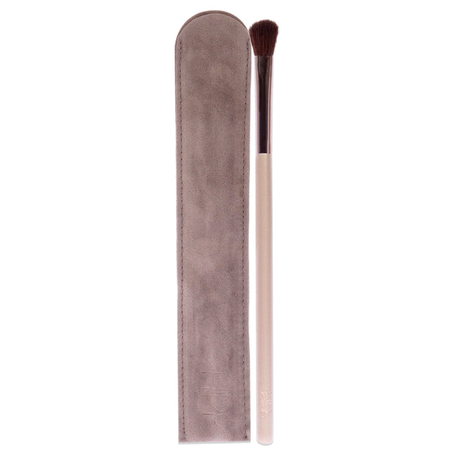 Delilah Eyeshadow Brush - BR05: A Must-Have Tool for Flawless Eye Makeup Application