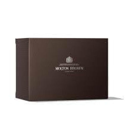 Molton Brown 8 Pcs Shower Gel Set: Fiery Pink Pepper 1.7 + Gernium Nefertum 1.7 + Recharge Black Pepper 1.7 + Heavenly Gingerlily 1.7 + Orange &amp; Bergamot 1.7 + Coastal Cypress &amp; Sea Fennel 1.7 + Tobacco Absolute 1.7 + Mini Travel Bag
