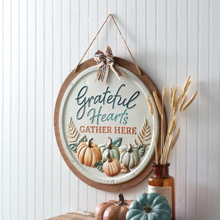 CTW Home Collection Metal Thanksgiving Grateful Hearts Gather Here Sign, 17.5-inch Diameter, Holiday Season Decoration